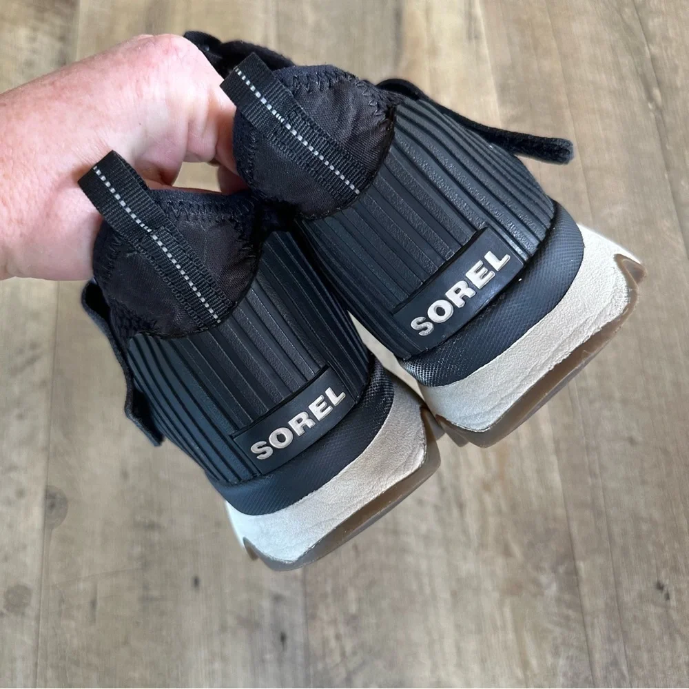 Sorel Kinetic Sneaker Black Velcro Straps